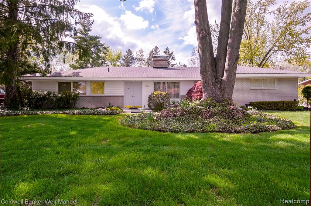 3035 Oakhill Drive - Photo 1