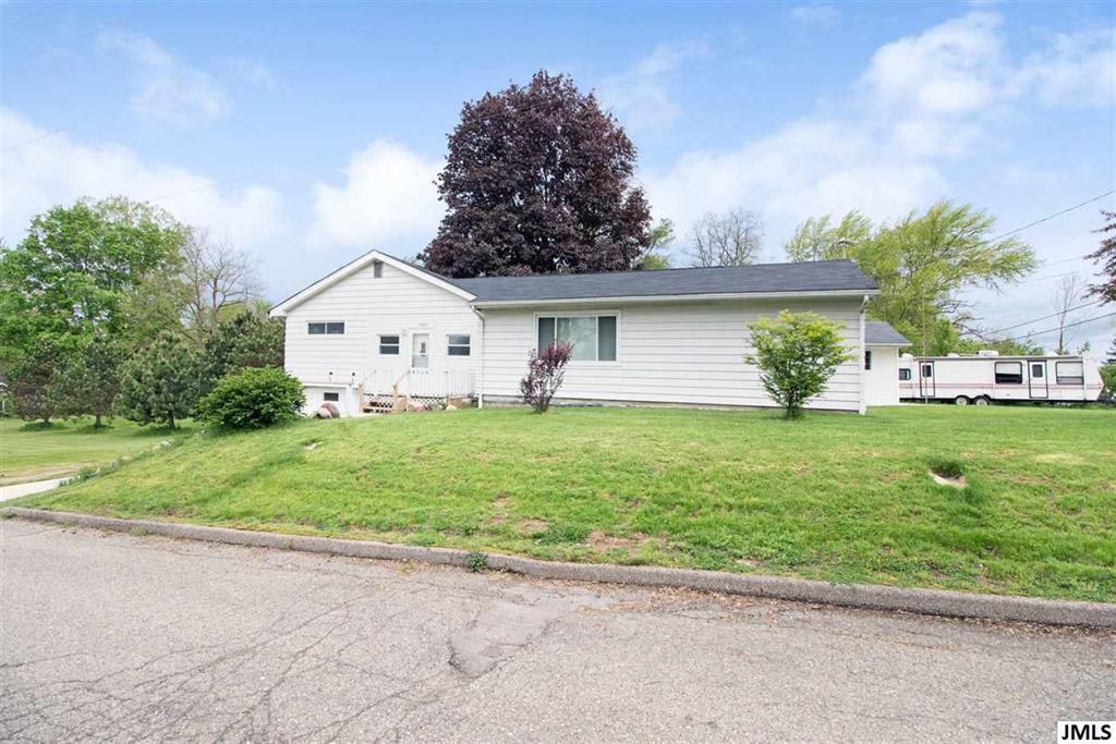 1220 Eugene Ave - Photo 1