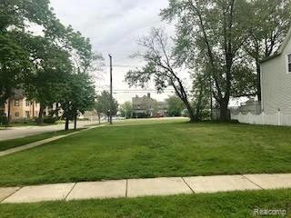 1404 06TH Street - Photo 1