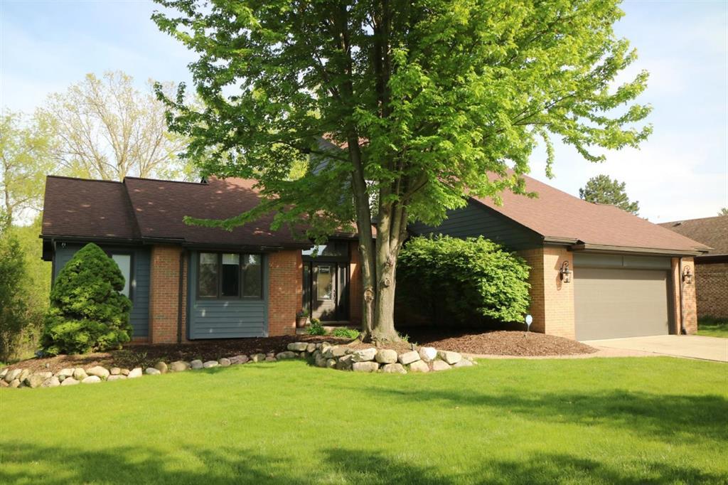 6261 Timberwood N - Photo 1