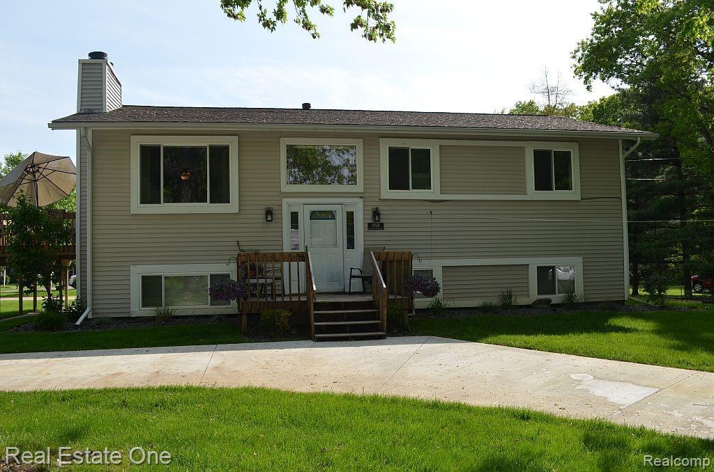 10524 Wallace Lake Drive - Photo 1