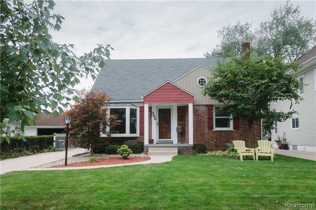 305 Evergreen Street - Photo 1