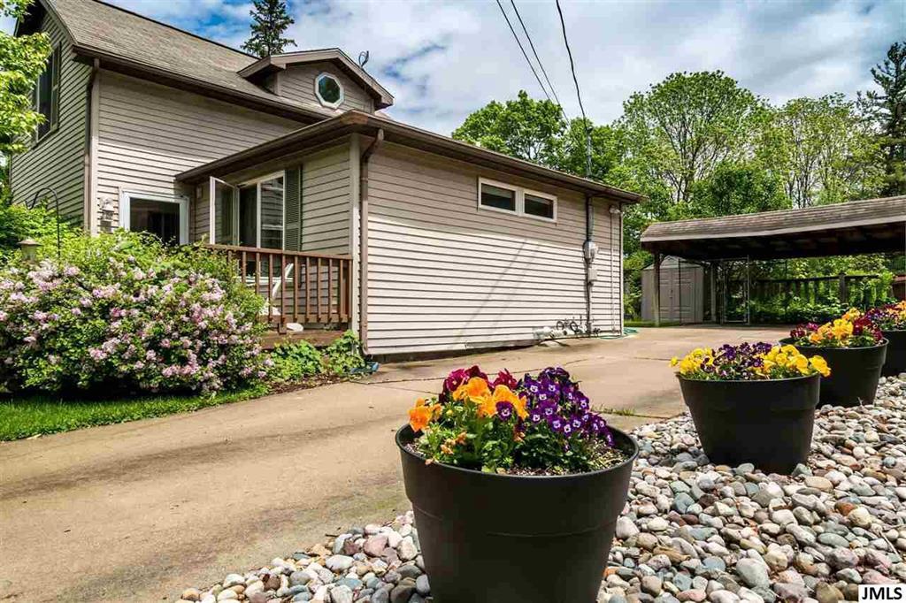 415 Rogers Rd - Photo 1