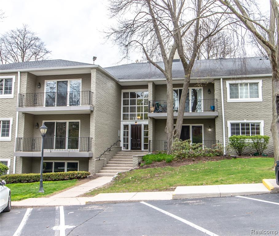 1111 Old Woodward Avenue - Photo 1
