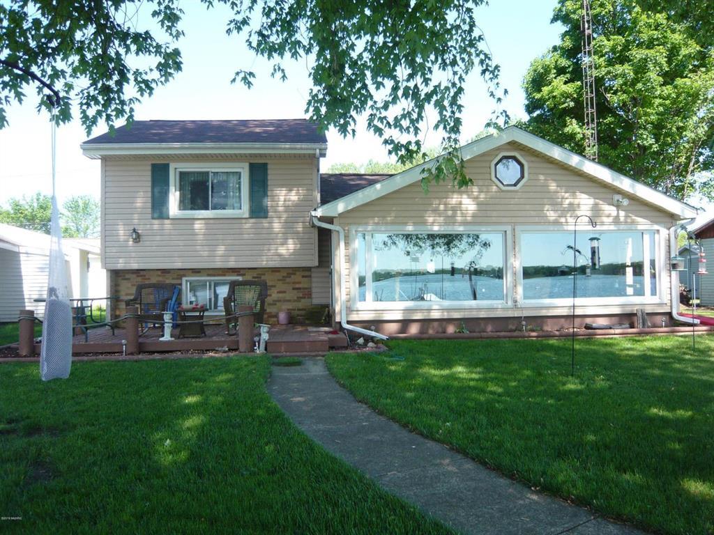 163 Lakeside Dr - Photo 1