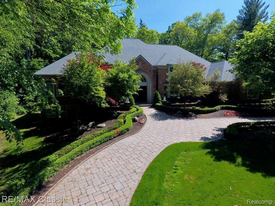 15 Pine Gate Drive - Photo 1