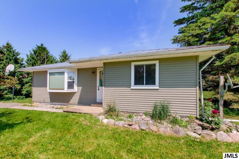 10301 Fairway Dr - Photo 1