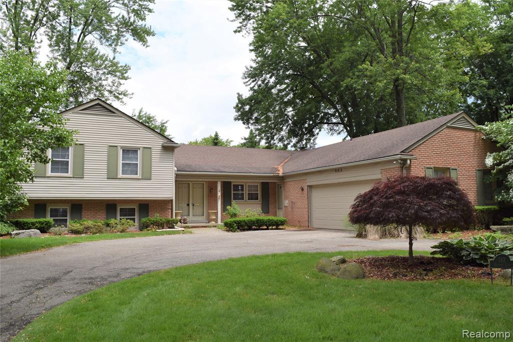 562 Heather Lane - Photo 1