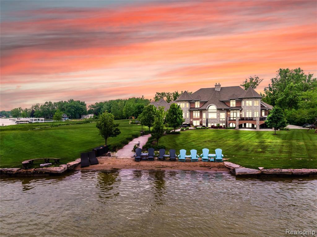 11 Emerald Pointe - Photo 1