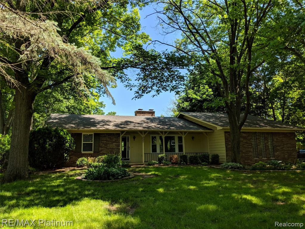 8687 Club House Drive - Photo 1
