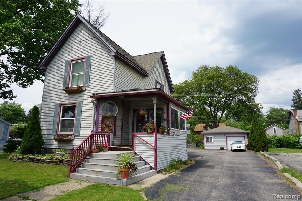 422 Grand River Ave - Photo 1