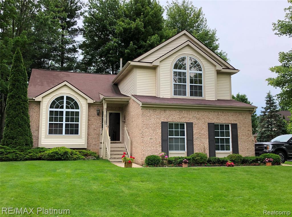 2690 Ravineside Lane South - Photo 1