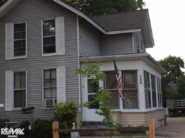 104 Grand - Photo 1