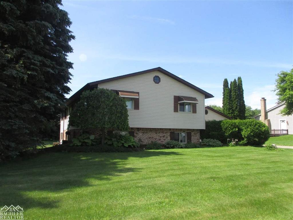 554 Mcintosh - Photo 1