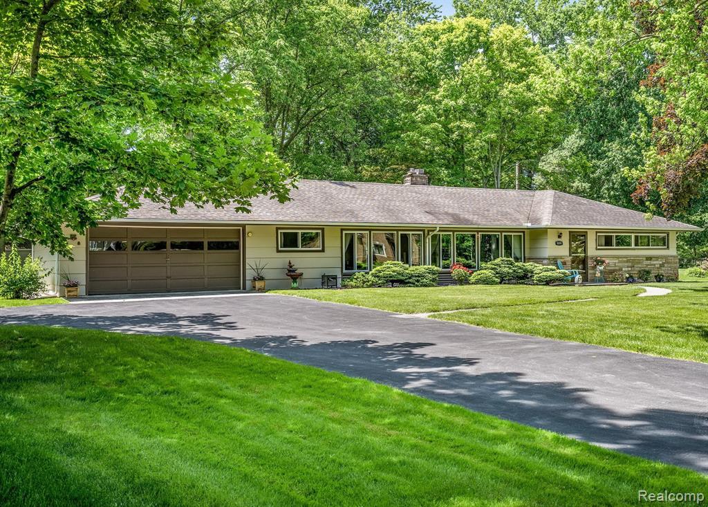 9099 Rucker Road - Photo 1