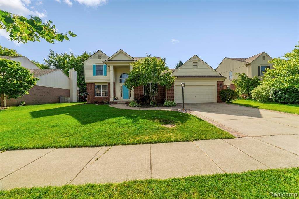 2738 Santia Drive - Photo 1