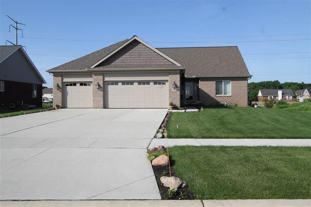 4983 Skylark - Photo 1