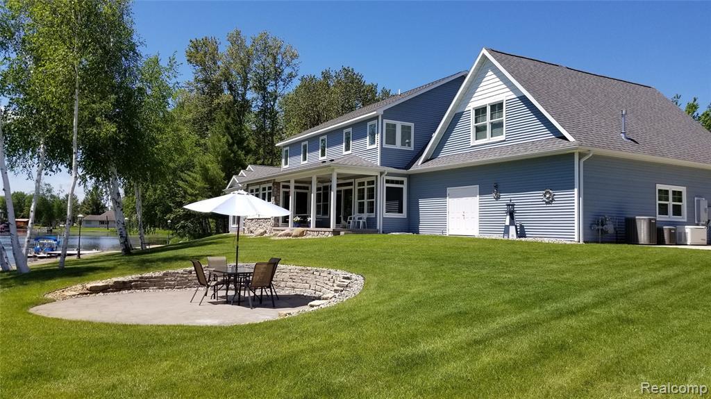 324 Waterway Court - Photo 1