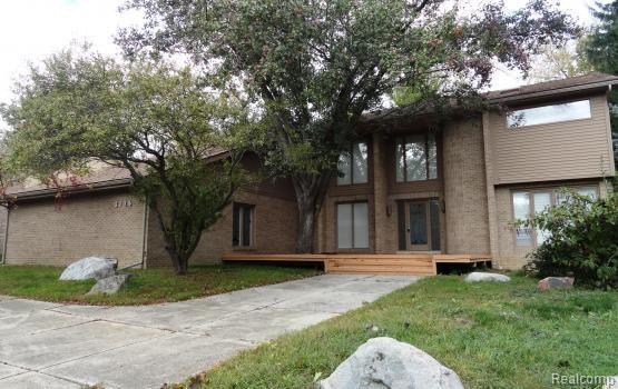 3176 Chambord Drive - Photo 1
