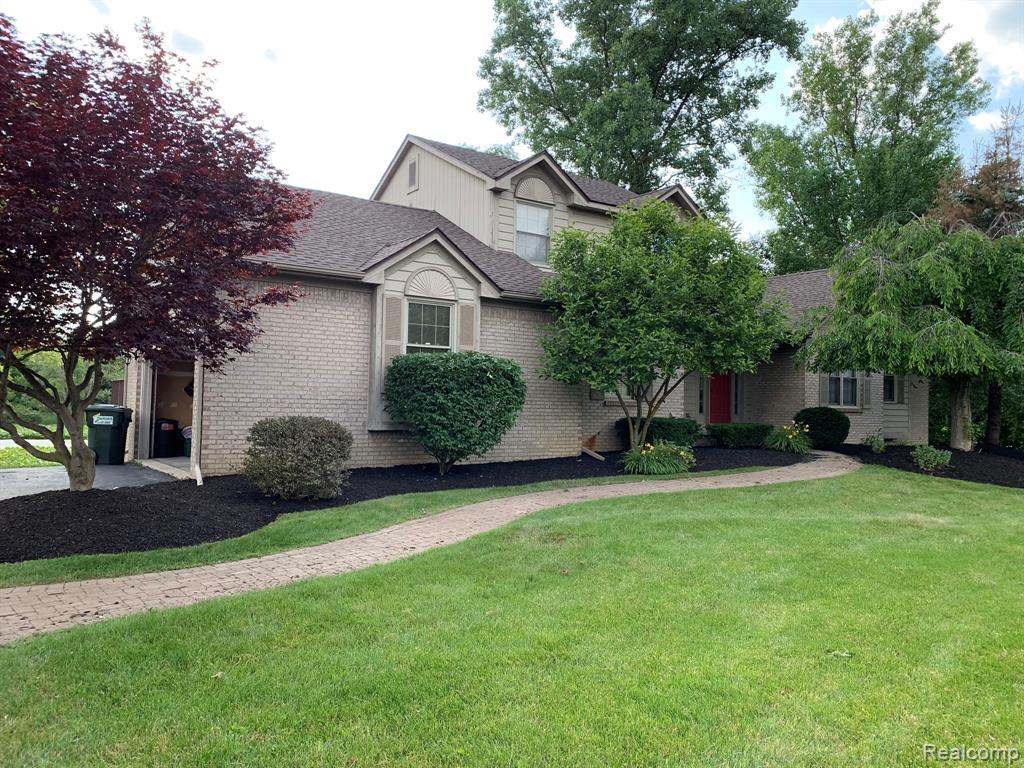 10014 Pembrooke Circle - Photo 1