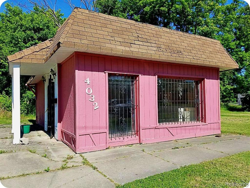 4032 Inkster Road - Photo 1