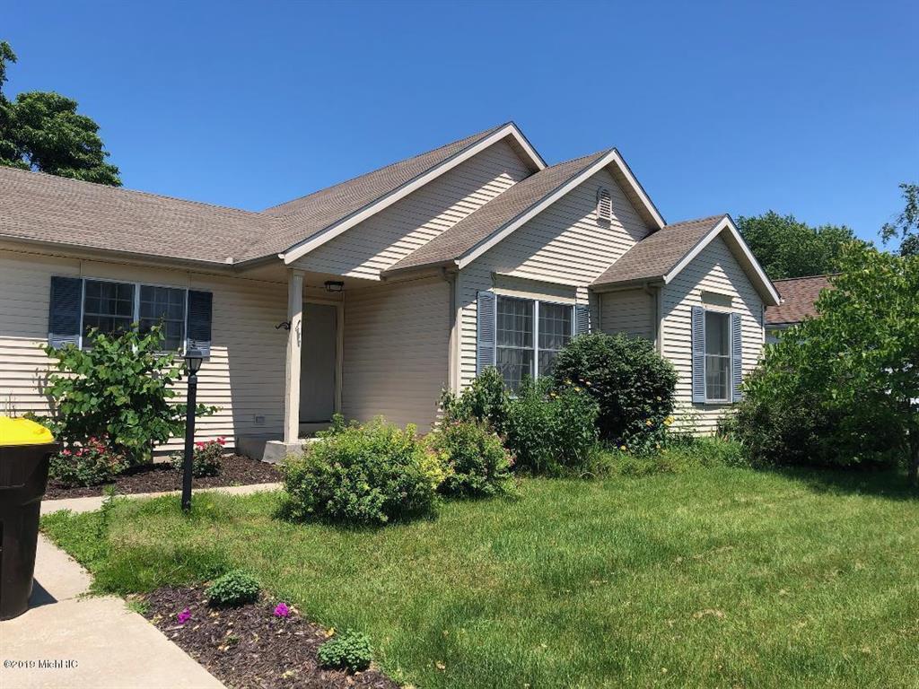 4633 Meadowbrook Ln - Photo 1