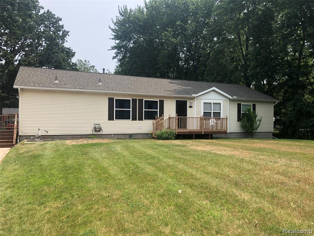 38552 Albert Boulevard - Photo 1
