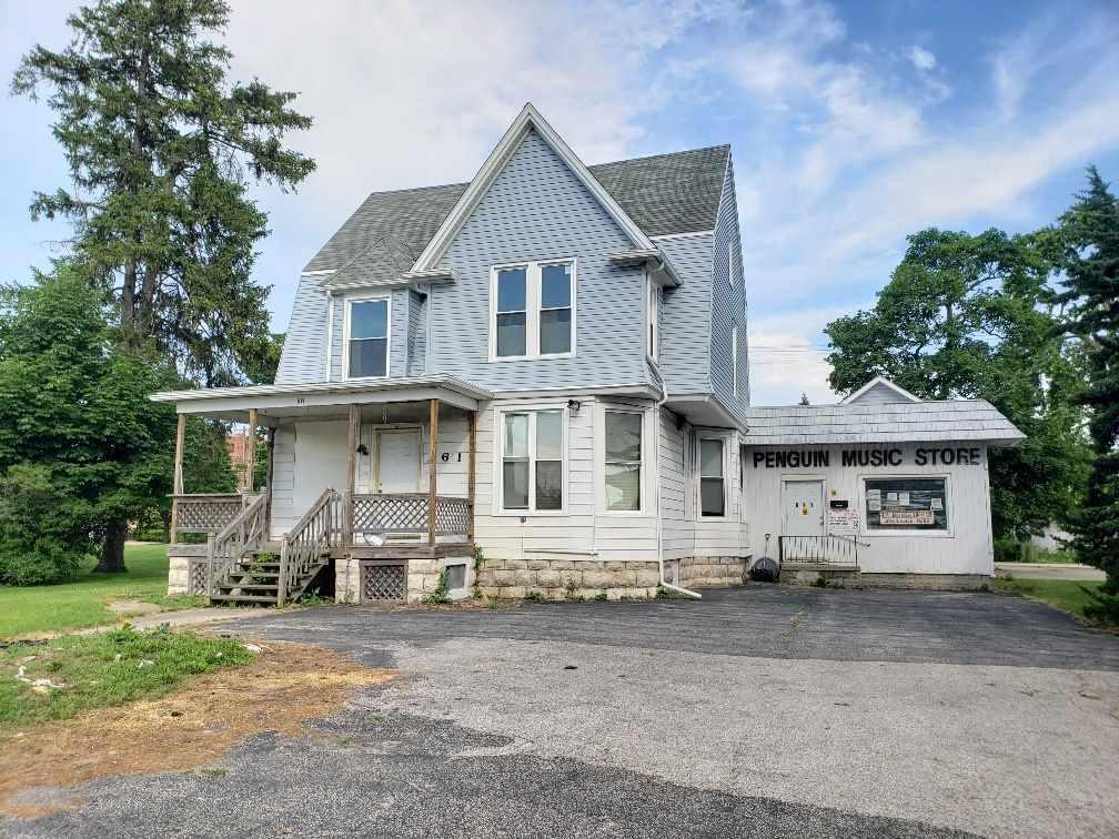 611 Monroe - Photo 1