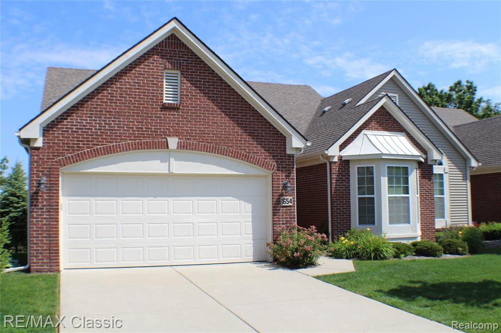1654 Andover Cir - Photo 1