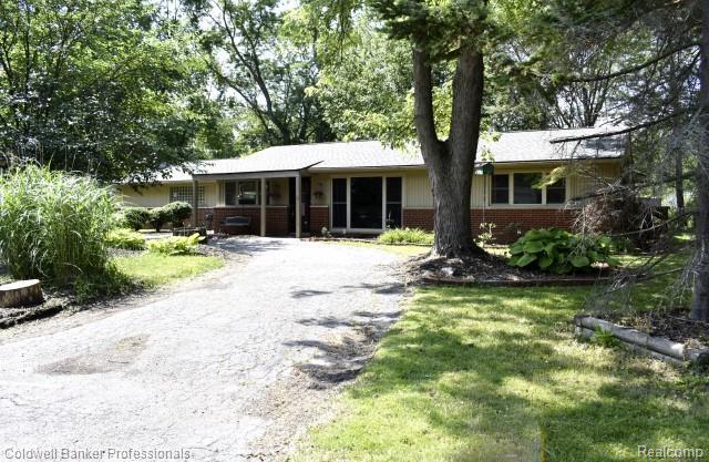 2443 Ivanhoe Drive - Photo 1