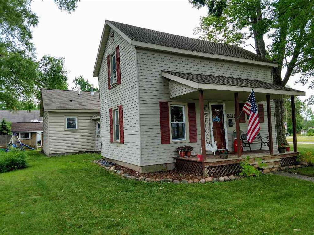 835 Brady - Photo 1