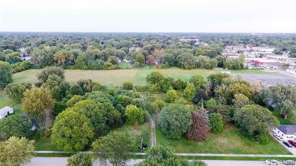 23230 Wellington Avenue - Photo 1