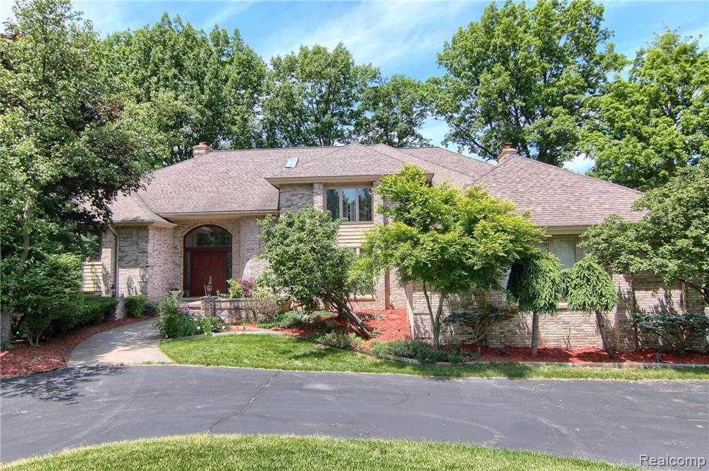 362 Sycamore Court - Photo 1