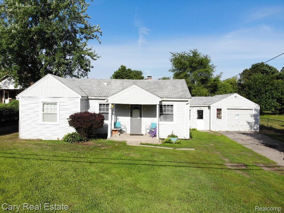 1076 Shoman Street - Photo 1