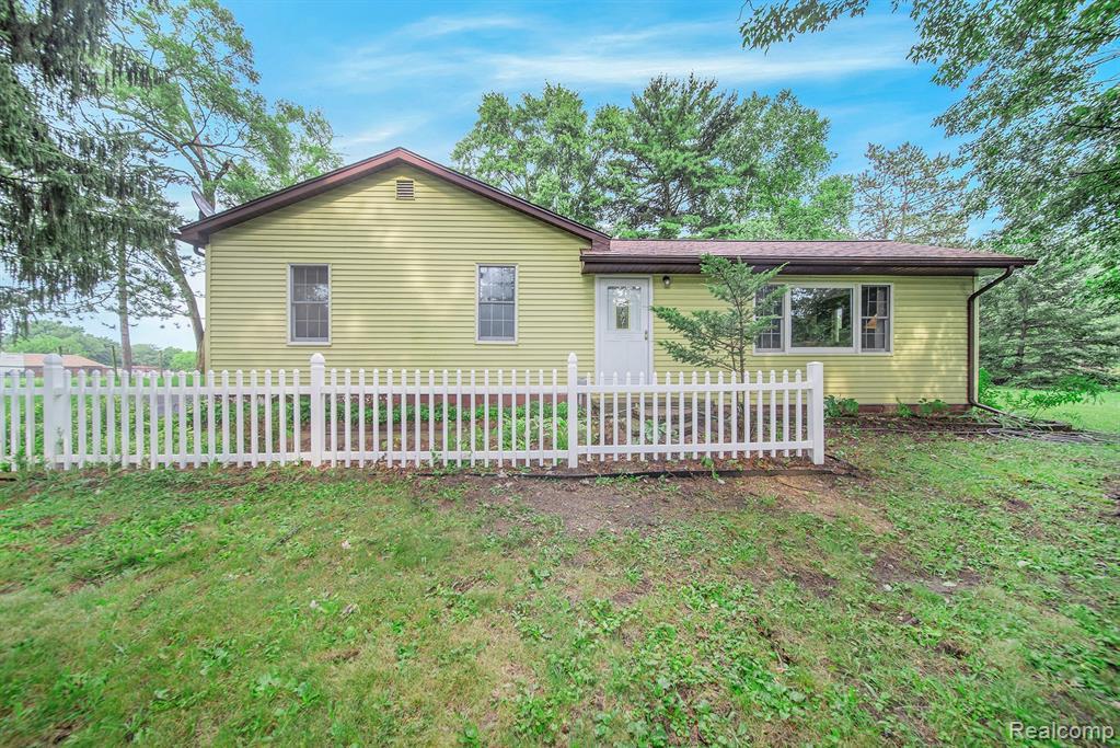 10855 Rushton Road - Photo 1