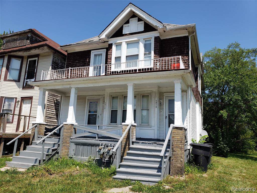 1310 Chalmers Street - Photo 1