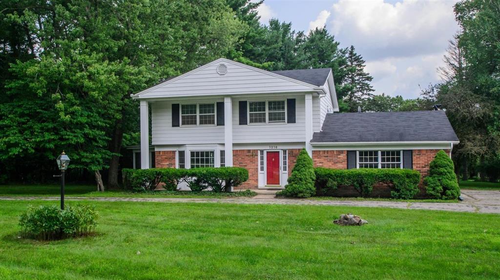 3230 Daleview Drive - Photo 1