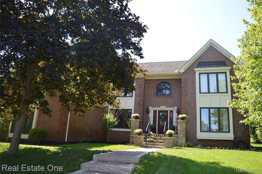 211 Ravineside Drive - Photo 1