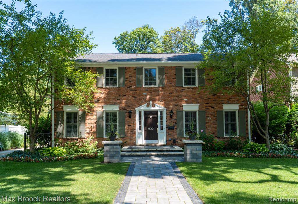 833 Mohegan Street - Photo 1
