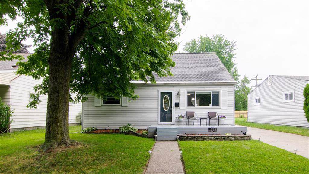 1190 Lexington Parkway - Photo 1
