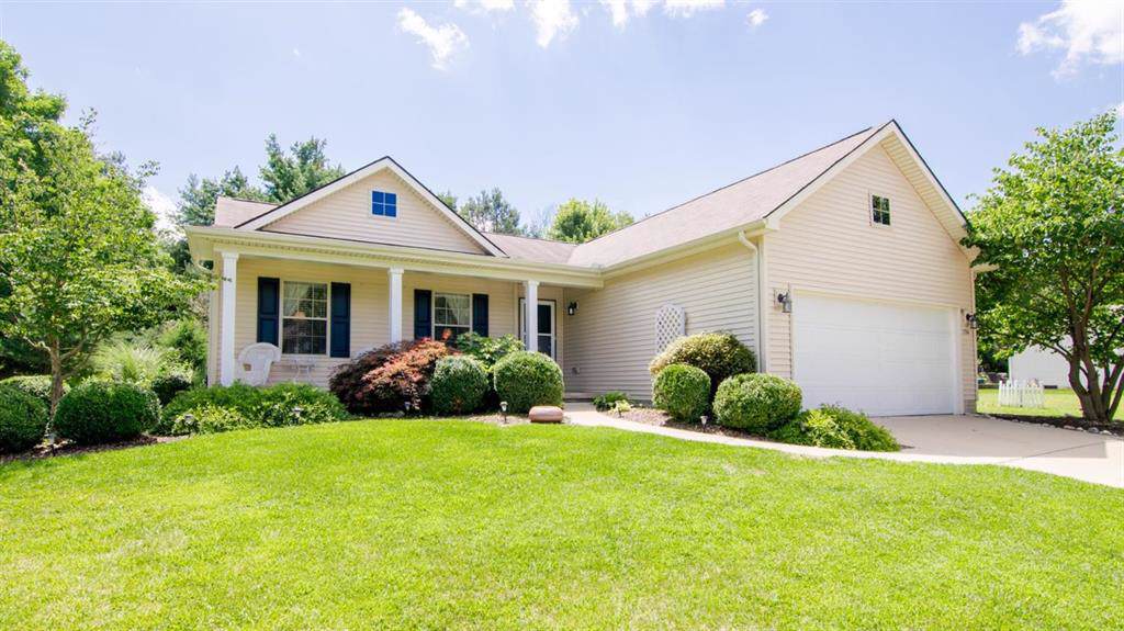 734 Glen Oak Drive - Photo 1