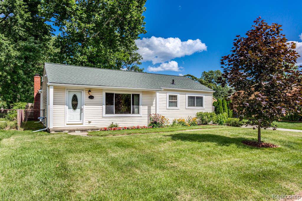 25590 Curie - Photo 1