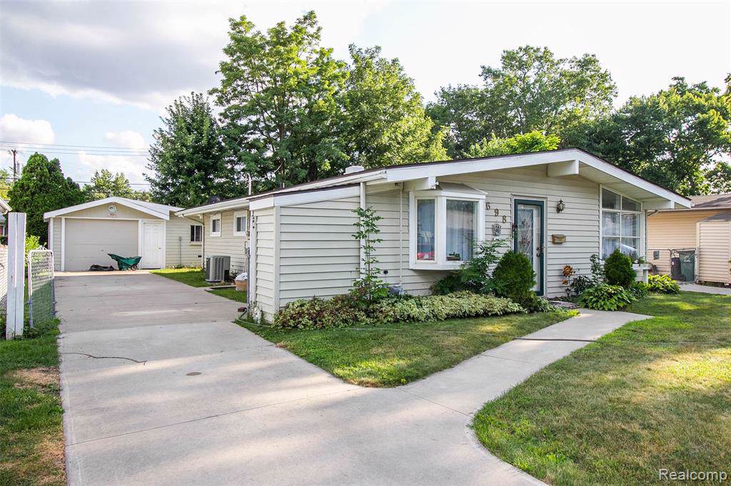 698 Goodale Avenue - Photo 1