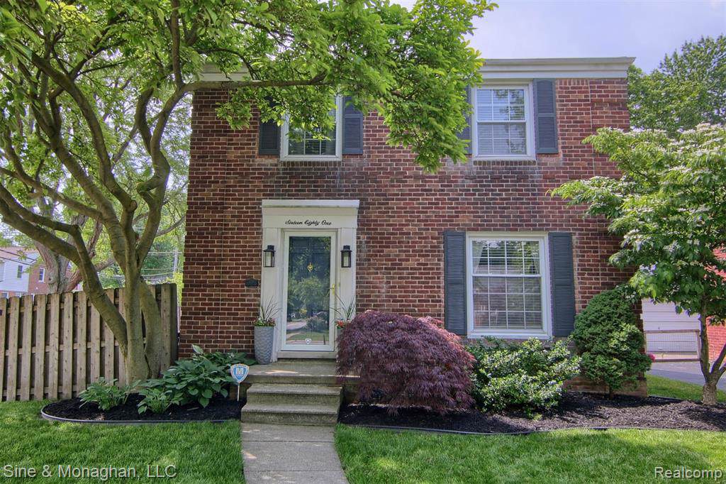 1681 Hollywood Avenue - Photo 1