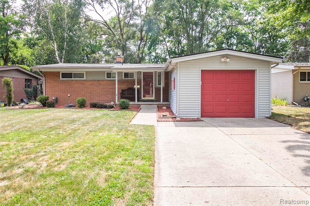 855 Norwich Drive - Photo 1