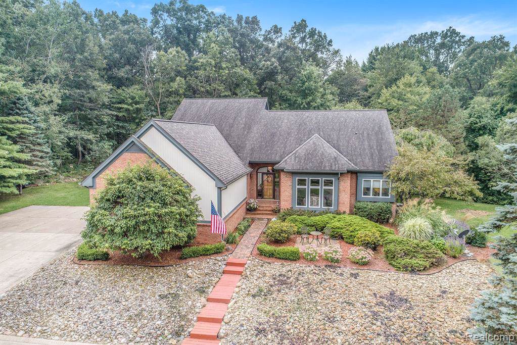 472 Courtney Road - Photo 1