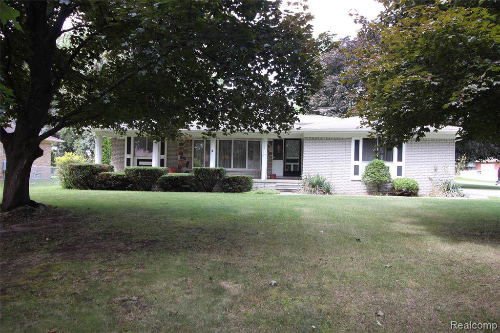 45095 Vanker Avenue - Photo 1