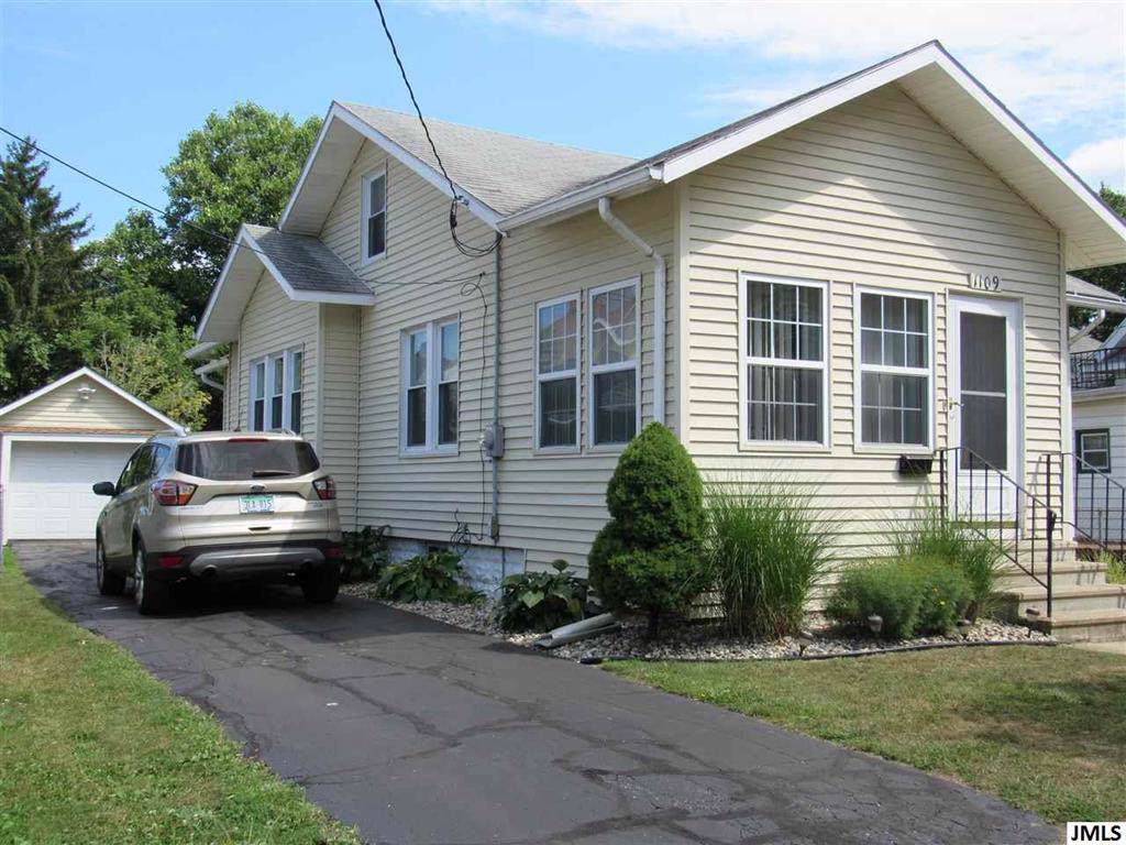 1109 Fourth St - Photo 1