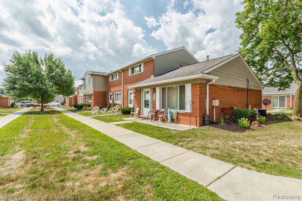 29036 Manchester Street - Photo 1
