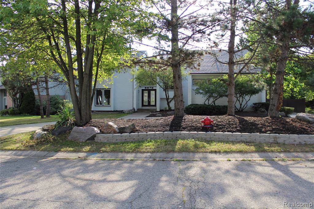 6872 Arlington Drive - Photo 1